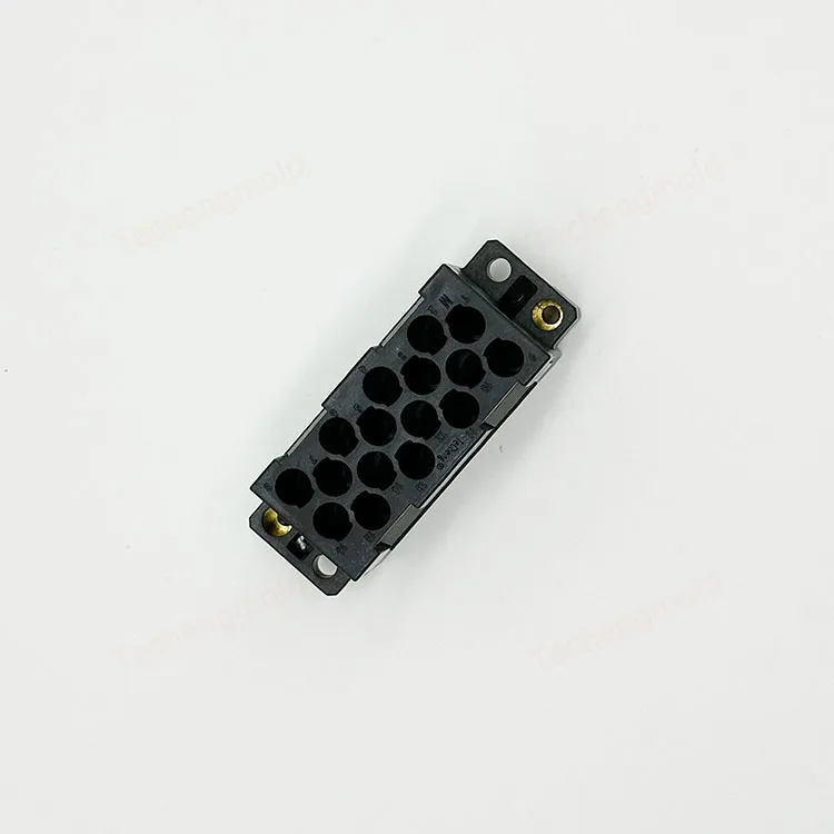 特诚科技PBT精密注塑件实拍 1